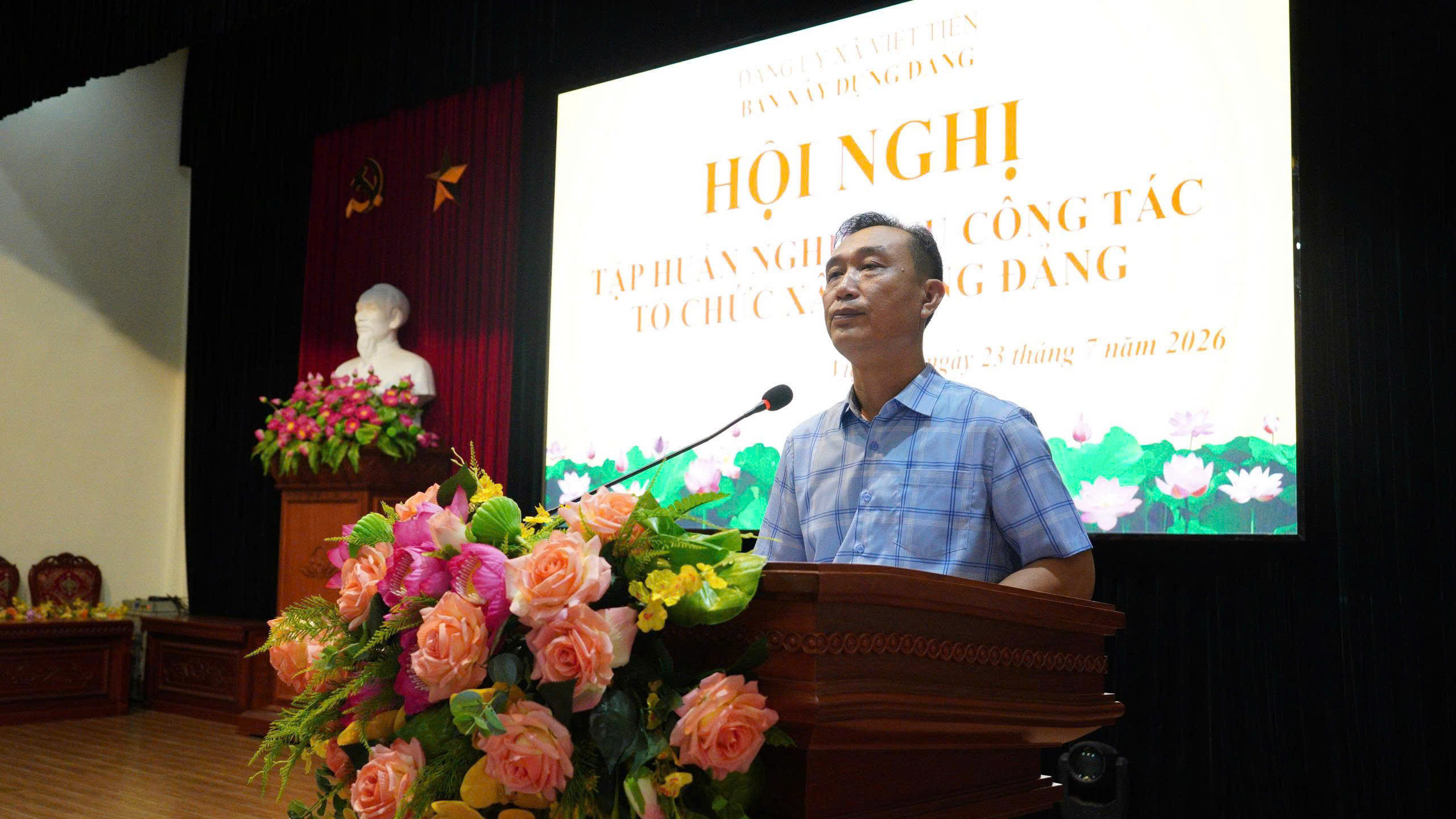 Đảng ủy xã Việt Tiến tổ chức hội nghị tập huấn nghiệp vụ cho đội ngũ cấp ủy viên chi bộ thôn sau sắp xếp