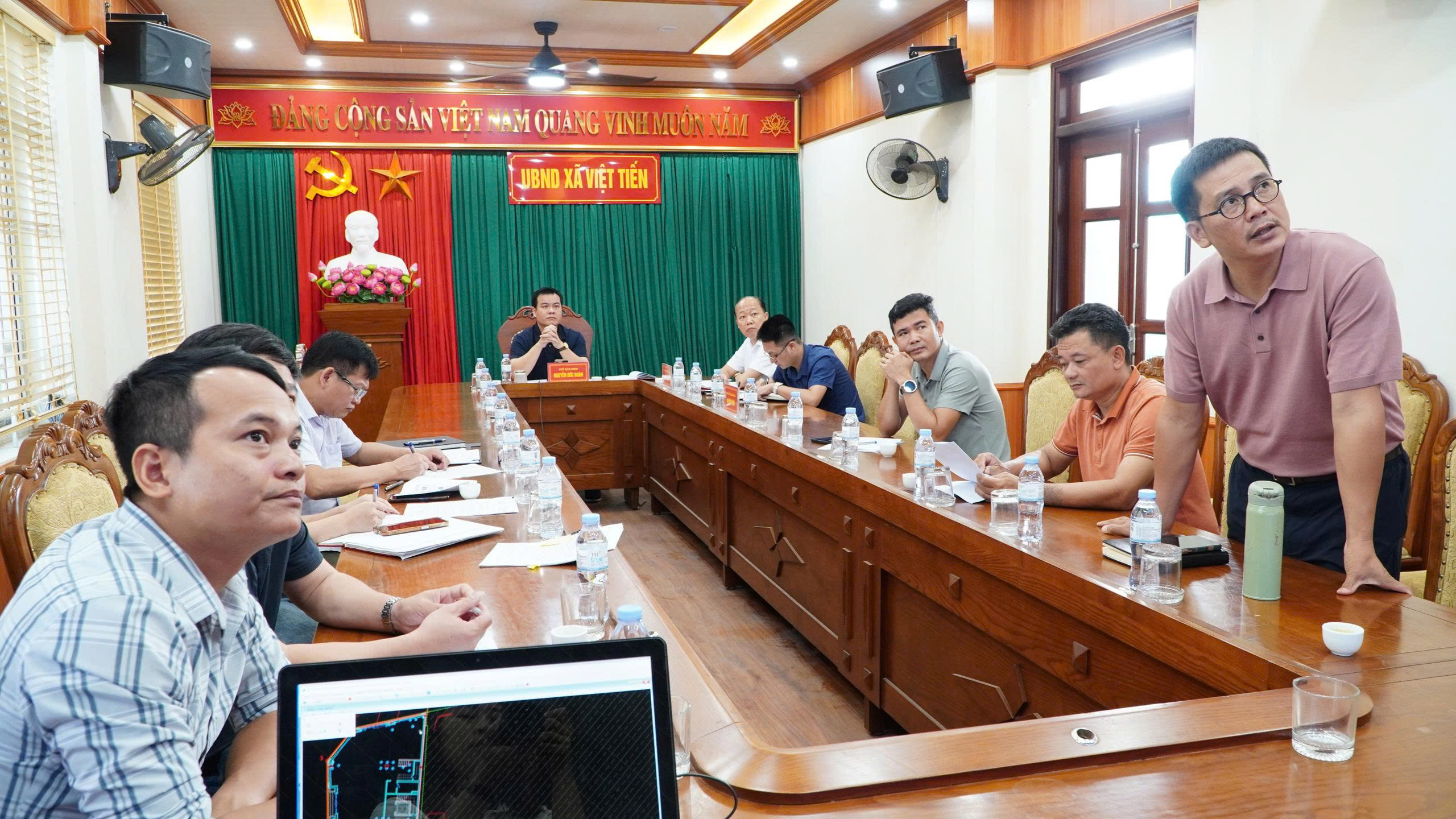 UBND xã Việt Tiến tổ chức hội nghị xác minh nguồn gốc sử dụng đất liên quan đến thửa đất chồng lấn tại lô đất LK14