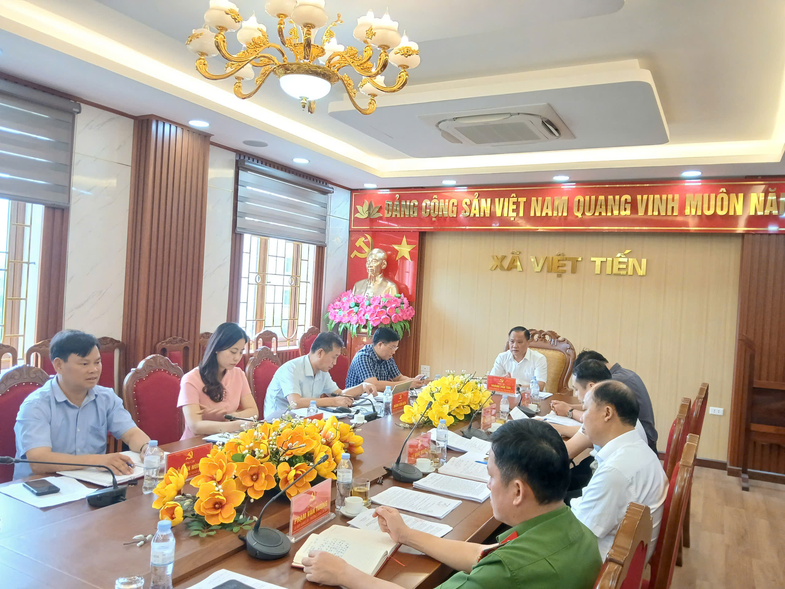 Ban Thường vụ Đảng ủy xã Việt Tiến tổ chức Hội nghị triển khai nhiệm vụ trọng tâm 6 tháng cuối năm 2026