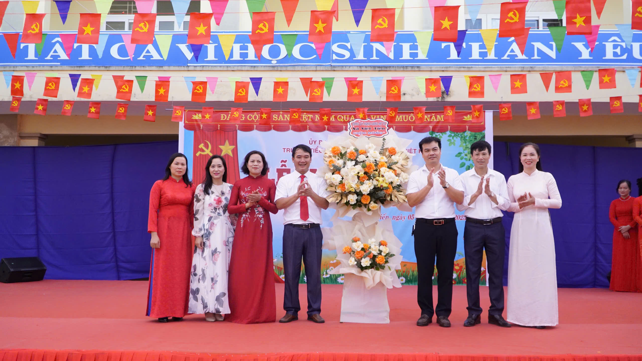 LỄ KHAI GIẢNG NĂM HỌC MỚI 2025 – 2026 TẠI XÃ VIỆT TIẾN, TỈNH HƯNG YÊN.