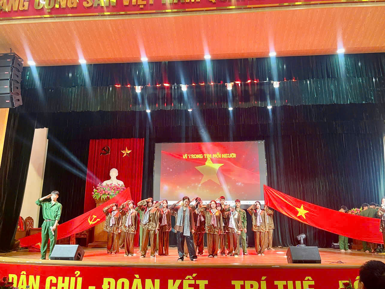 Xã Việt Tiến tổ chức Chương trình Nghệ thuật chào mừng 80 năm Cách mạng tháng Tám thành công và Quốc khánh mồng 2 tháng 9.