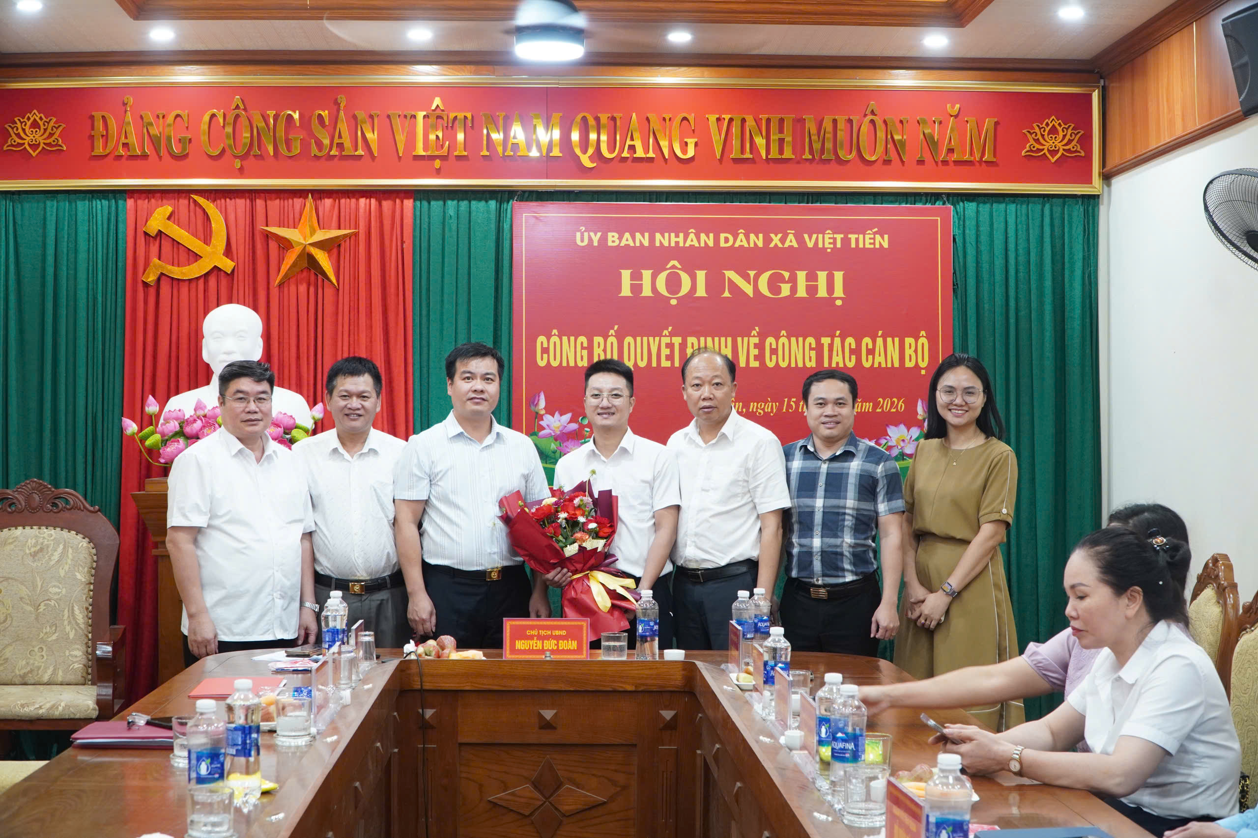 Xã Việt Tiến tổ chức hội nghị công bố quyết định về công tác cán bộ