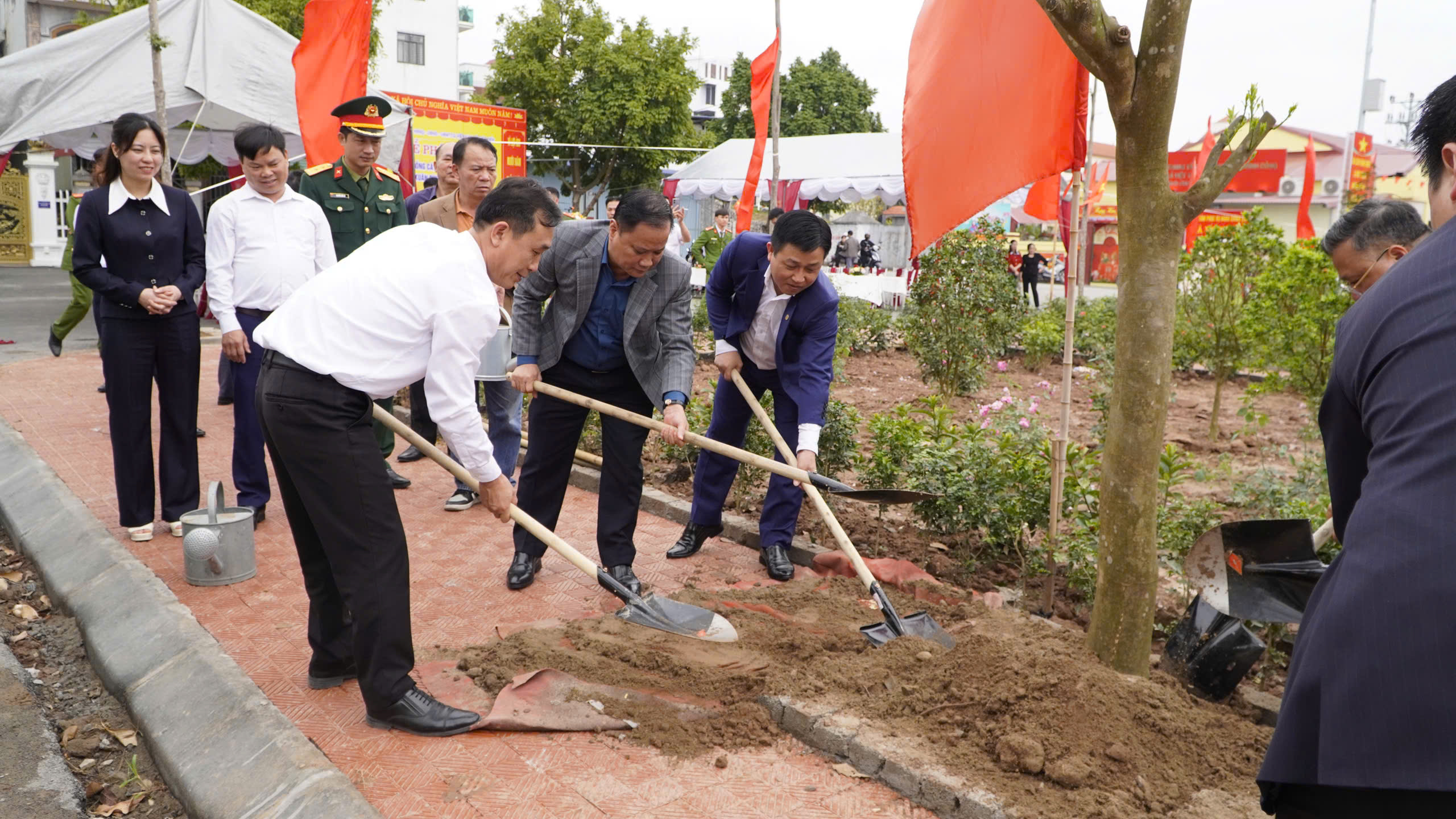 Xã Việt Tiến phát động 'Tết trồng cây đời đời nhớ ơn Bác Hồ'  xuân Bính Ngọ 2026