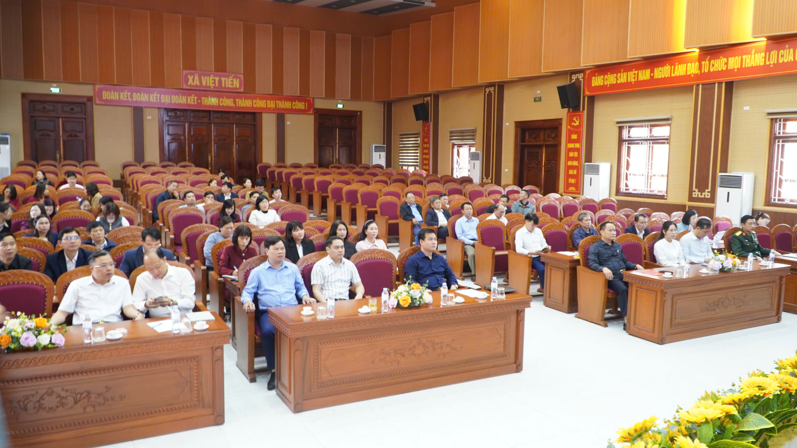 HỘI NGHỊ TOÀN QUỐC NGHIÊN CỨU, HỌC TẬP, QUÁN TRIỆT VÀ TRIỂN KHAI THỰC HIỆN NGHỊ QUYẾT SỐ 79 VÀ SỐ 80 CỦA BỘ CHÍNH TRỊ