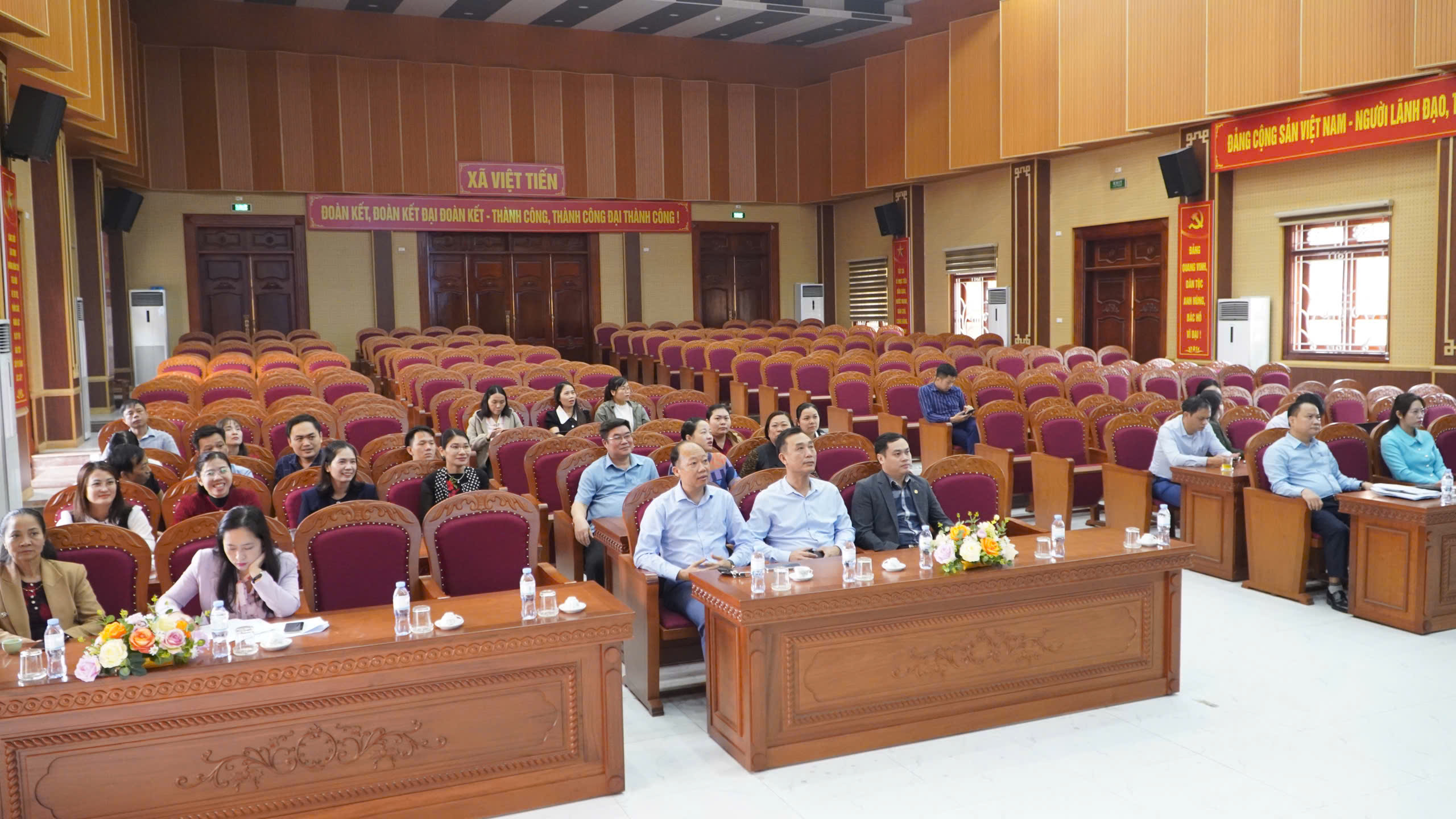 Xã Việt Tiến tham dự Hội nghị tổng kết công tác phòng, chống tham nhũng, lãng phí, tiêu cực nhiệm kỳ Đại hội XIII của Đảng