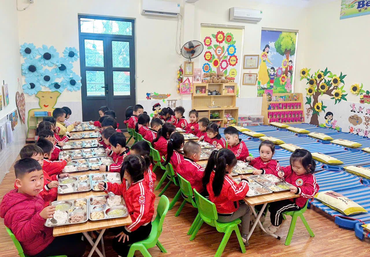 HOẠT ĐỘNG BÁN TRÚ TẠI TRƯỜNG MẦM NON DÂN TIẾN – NƠI GỬI TRỌN YÊU THƯƠNG, ƯƠM MẦM TƯƠNG LAI