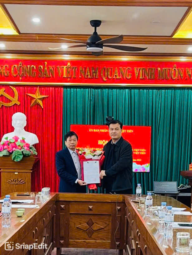 Công bố Quyết định thành lập Trạm Y tế xã Việt Tiến
