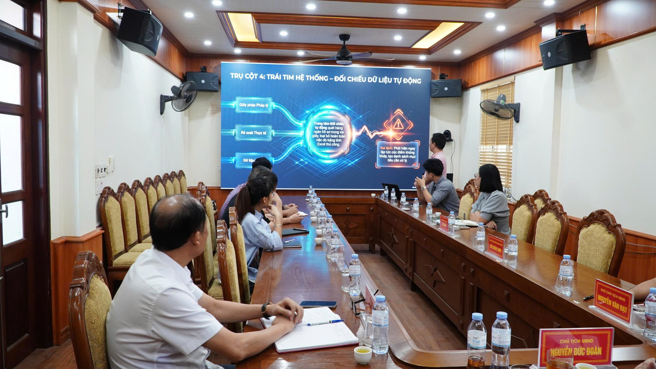Xã Việt Tiến triển khai ứng dụng công nghệ số trong quản lý dữ liệu hộ kinh doanh