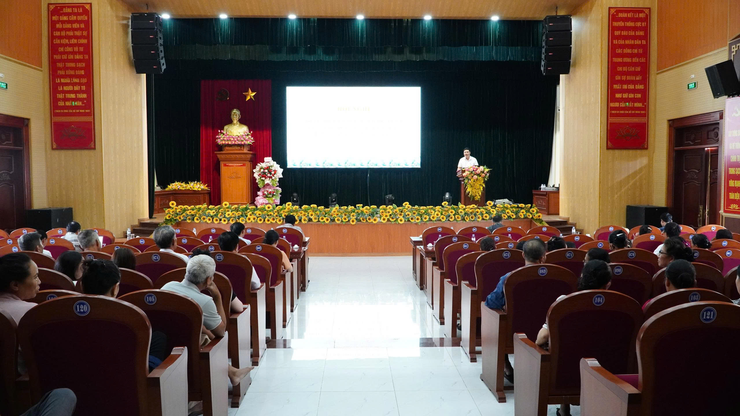 Xã Việt Tiến tổ chức hội nghị truyền thông về phòng, chống ma túy gắn với xây dựng “Gia đình văn hóa”, “Thôn, tổ dân phố văn hóa” năm 2026